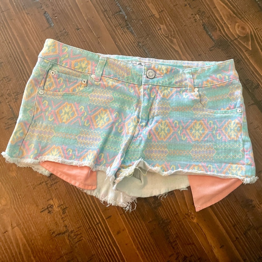 Celebrity Pink Pastel Patterned Jean Shorts